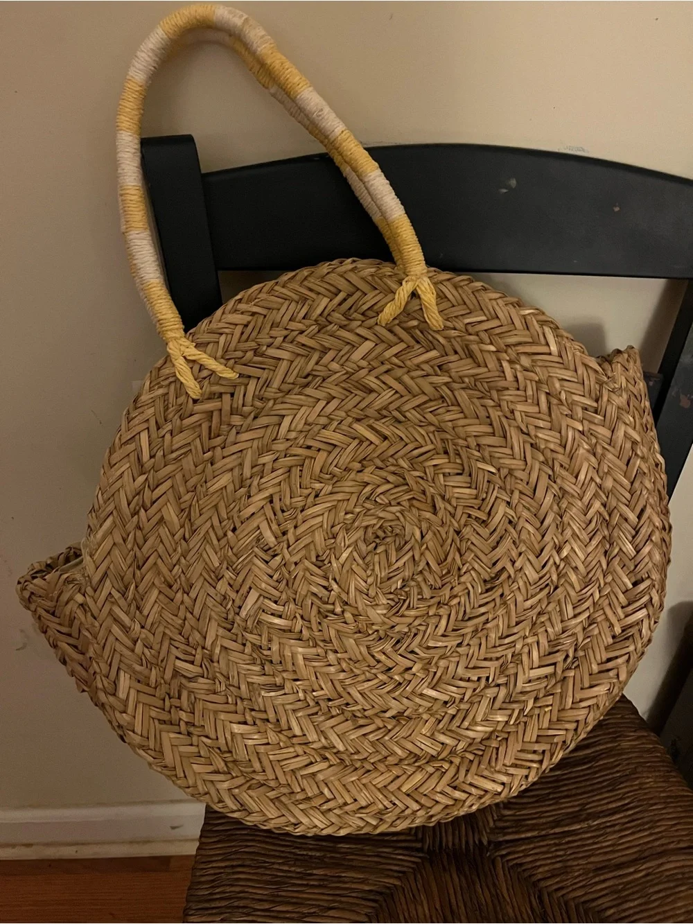 Francesca's straw round tote with daisies - Picture 2 of 9